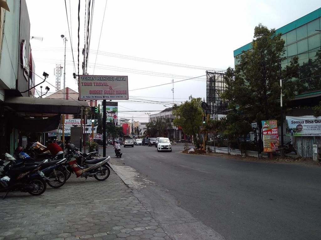 Budget Guest House Tunas Mandiri Jaya Malang Ngoại thất bức ảnh